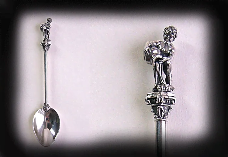 Ложки из серебра "Водолей"-0